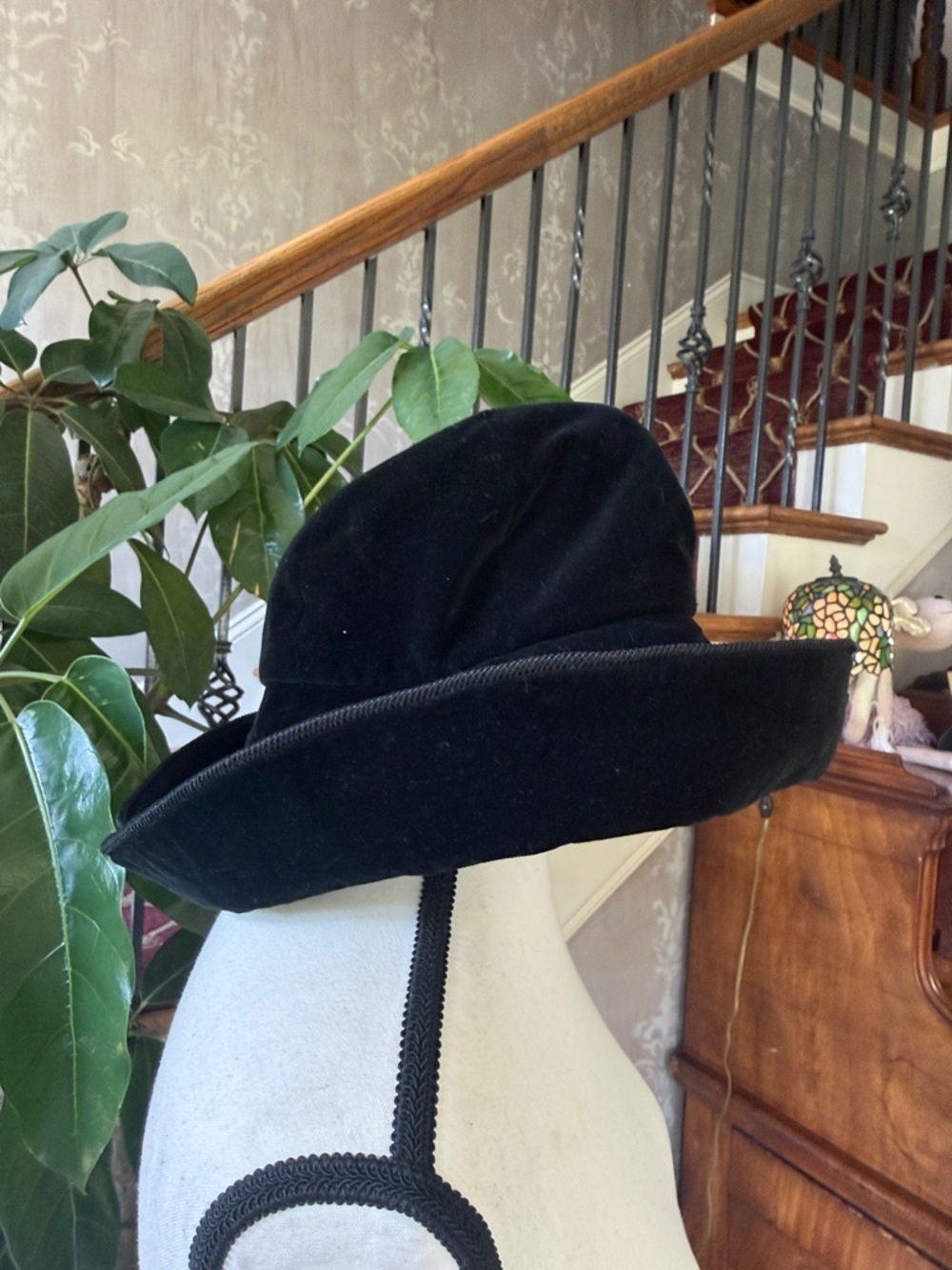 PATRICIA UNDERWOOD New York ladies felt black hat, excellent condition